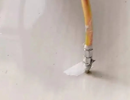黄陂瓷砖空鼓维修公司专业解答在瓷砖铺贴过程中，如果使用的砂料过粗（如全部使用了粗砂），可能会导致以下问题
